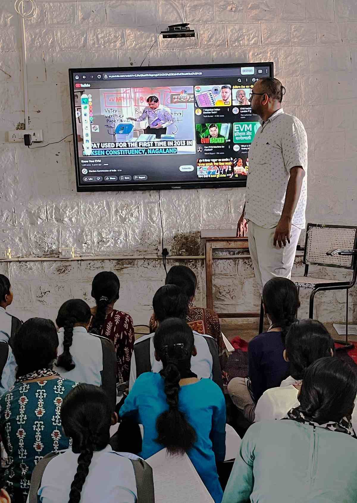 ELC Students Learning about EVM and VVPAT